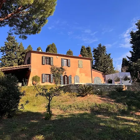 Villa Poggio Ai Due Pini *